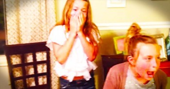 2 Sisters Are Adorably SHOCKED By Their Moms Big Announcement