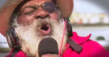 Musicians Around The World Sing ‘Sittin’ On The Dock Of The Bay’