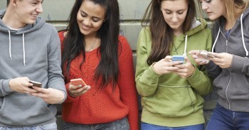 Crosswalk.com - What are 3 ways I can advise my teen about using social media? - Alex Chediak