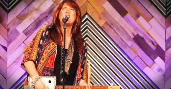 Funny Christian Comedian Explains To Young Girls Why 'Those Ain't Pants'
