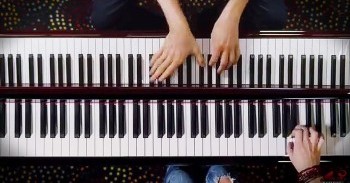 2 Dueling Piano Players Will Leave Your Jaw On The Floor