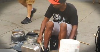 Street Musician WOWs With Pots And Pans