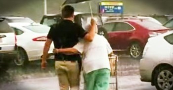 Teen’s Act Of Kindness At Grocery Store Goes VIRAL