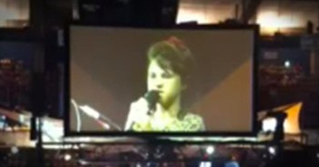 Duck Dynasty Princess Sings ‘This Little Light Of Mine’