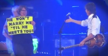 Paul McCartney Helps Audience Member With Marriage Proposal