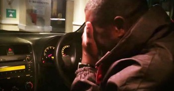 Taxi Driver Is Sobbing Over His Late Mother's Favorite Song