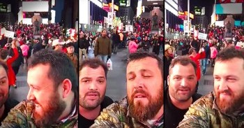 Musical Contractors Sing ‘Amazing Grace’ In The Middle Of Times Square