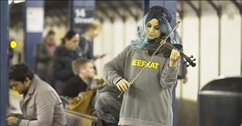 Violinist Lindsey Stirling Disguises Herself To Play ‘Hallelujah’ In Subway
