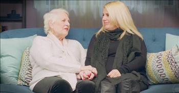 Women Take Time To Thank Loved Ones