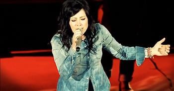 Revelation Song' - Chris Tomlin And Kari Jobe Perform Brilliant Duet