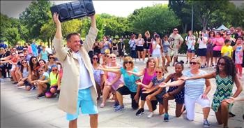 Flash Mob In Washington Turns Into An Adorable Proposal