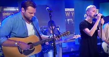 Hillsong United Performs 'Oceans' on the Today Show