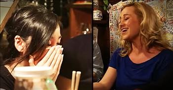 Country Music Star Makes Stranger Cry With A Cappella Patsy Cline