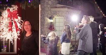 'O Come All Ye Faithful' Christmas Flash Mob