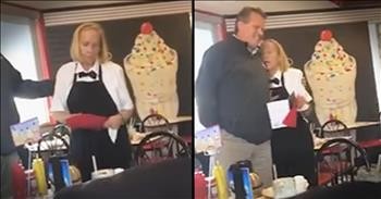 Students Surprise Beloved Waitress With $1,500 For Christmas