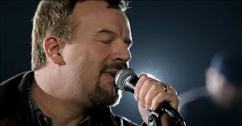 Casting Crowns Reminds Us To Remain Faithful In 'Praise You in this Storm'