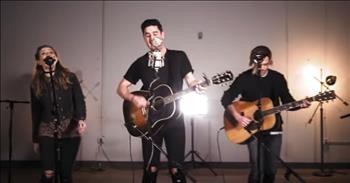 Passion Band and Kristian Stanfill Perform 'Glorious Day' At New Song Cafe