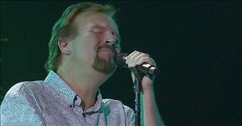 'Loving My Jesus' - Live Worship From Casting Crowns