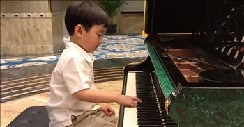 Five-Year-Old Piano Prodigy Plays Chopin
