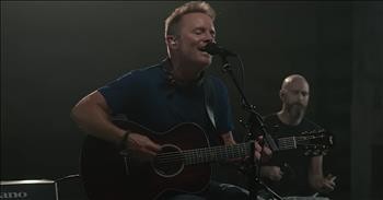 'Nobody Loves Me Like You' - Chris Tomlin Acoustic Performance ...