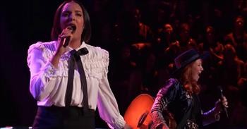 Contestants On The Voice Perform Avril Lavigne's 'Head Above Water'