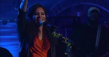 Nicole C. Mullen Performs 'My Redeemer Lives'