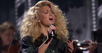 'Do You Hear What I Hear' Christmas Hymn From Tori Kelly