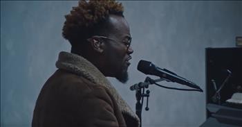 'Perform' Live Performance From Travis Greene