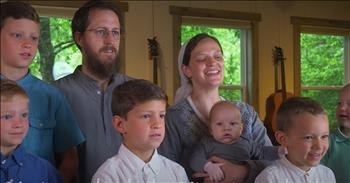 Family Of 8 Sings Medley Of 'He Is Exalted' And 'I Exalt Thee'