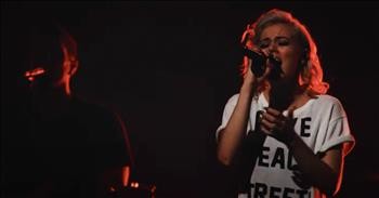 'Closer Than You Know' Hillsong UNITED Live Performance