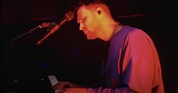 'Uncomplicated' Hillsong Young And Free Live Performance