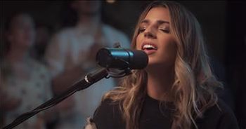 'Awake My Soul' Acoustic Performance From Hillsong Worship