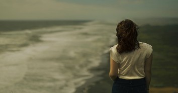 A Prayer for Helping Someone with a Broken Heart - Your Daily Prayer - August 29