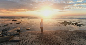 A Prayer for Untangling from the Stress of Worry - Your Daily Prayer - August 8