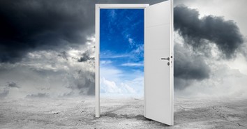 A Prayer to Praise God When He Opens a Door He Once Shut - Your Daily Prayer - May 23 