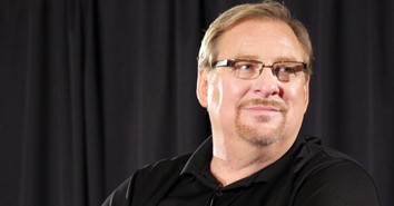 Rick Warren Under Fire for Tweet about Crucifixion