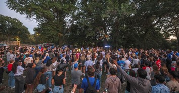 Pitt Athletes Stand Boldly for Jesus at ‘Pitt for Jesus’ Worship Night