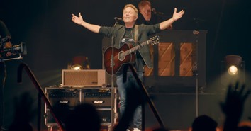 Chris Tomlin Helps Bring 1,800-Year-Old Hymn Back to Life: ‘Fear and Trembling’