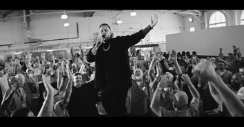 Jelly Roll Celebrates Redemption in Christ in New Hit 'Hands Up': 'God Is So Great'