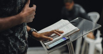 Pastors and AI: New Survey Reveals Growing Use, Lack of Church Guidelines
