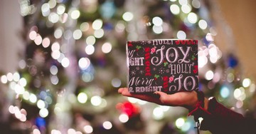 10 Ideas to Bring Your Neighbor Joy This Christmas