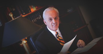 5 Powerful John MacArthur Quotes All Believers Should Know