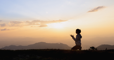 A Prayer to See Beauty in Pain - Your Daily Prayer - June 28