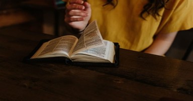 8 Ways God Speaks to Us Today