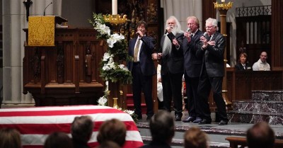The Oak Ridge Boys and Reba McEntire Pay Tribute to Dear Friend, President George H.W. Bush