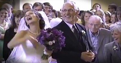 The Bride Was Ready to Say I Do But the Funniest Thing Kept Her from Her Groom! 