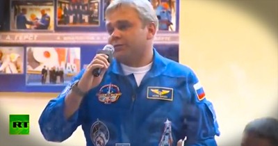 When A Reporter Asked Astronauts A Political Question, He Never Dreamed Of THIS Response