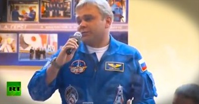 When A Reporter Asked Astronauts A Political Question, He Never Dreamed Of THIS Response 