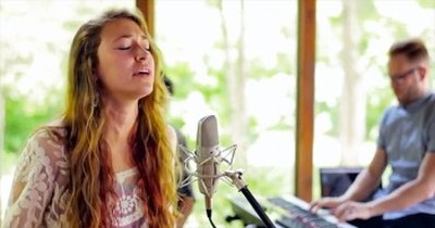 Lauren Daigle's Joyful Noise Will Takeover Your Heart With 'How Can It Be'  