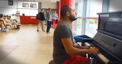 When This Guy Started Playing, The Entire Airport Was CAPTIVATED – WOW! 